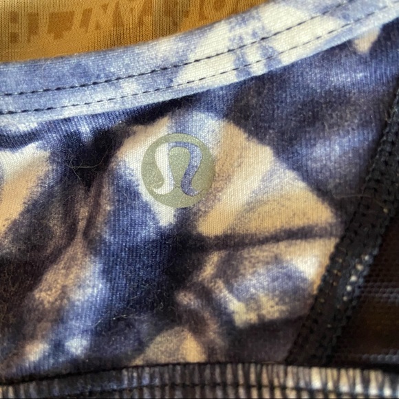 Lululemon sports bra - Picture 3 of 3